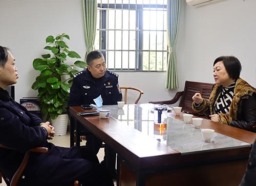 加强党建共建，亲昵警企关系